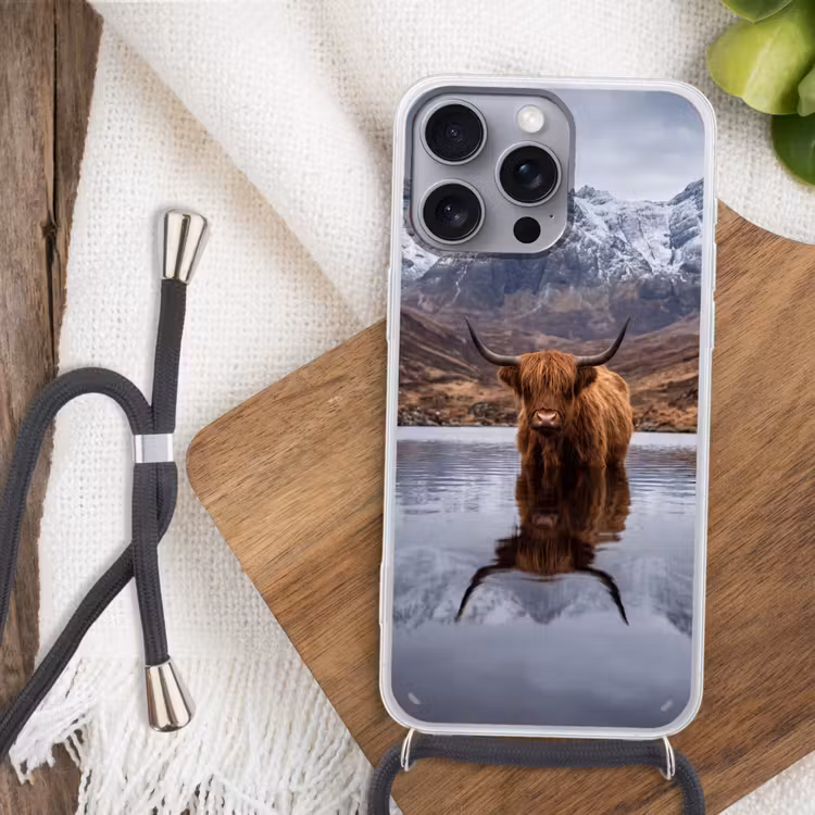 Schotse hooglander - Bruin - Water Hoesje iPhone 16 Pro Max met koord klein -sfeer4