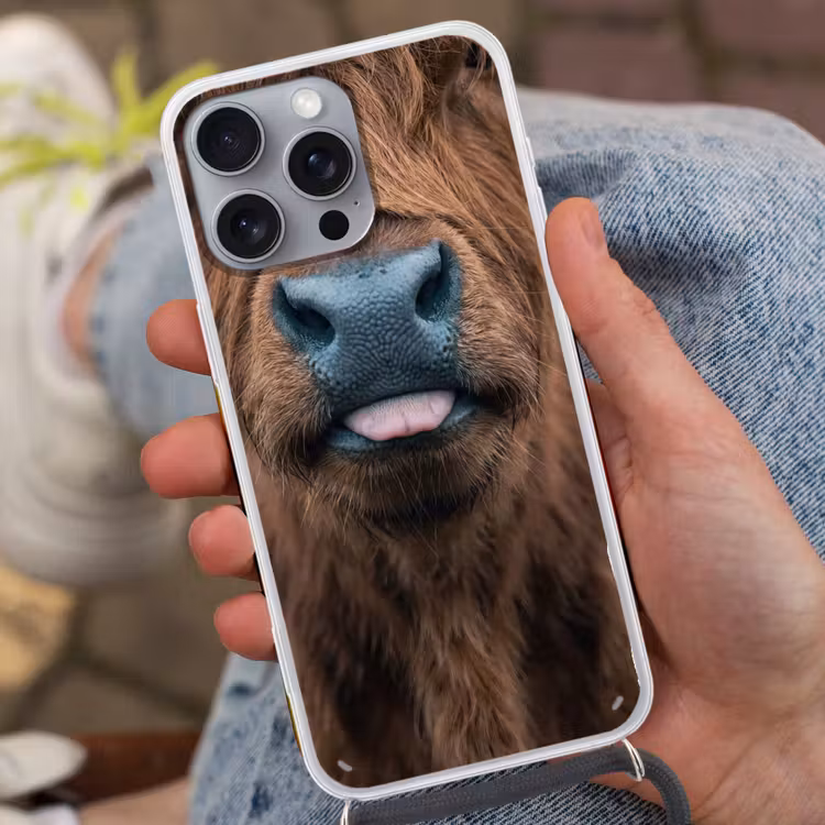Schotse hooglander - Neus - Bruin Hoesje iPhone 16 Pro Max met koord klein -sfeer3