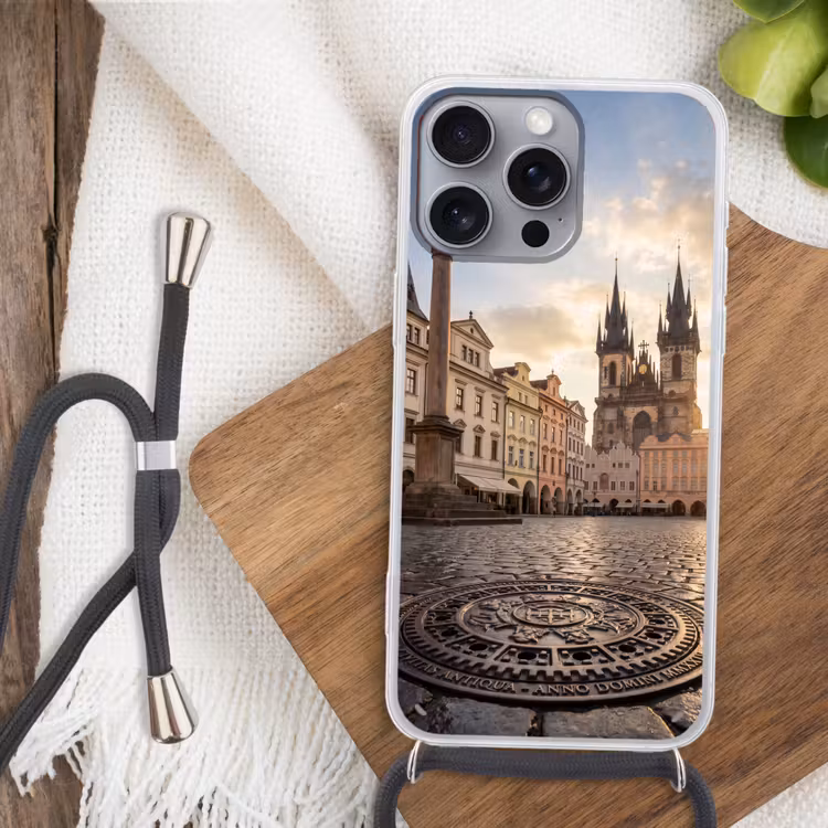 Stad - Praag - Ochtend - Architectuur - Goud Hoesje iPhone 16 Pro Max met koord klein -sfeer4
