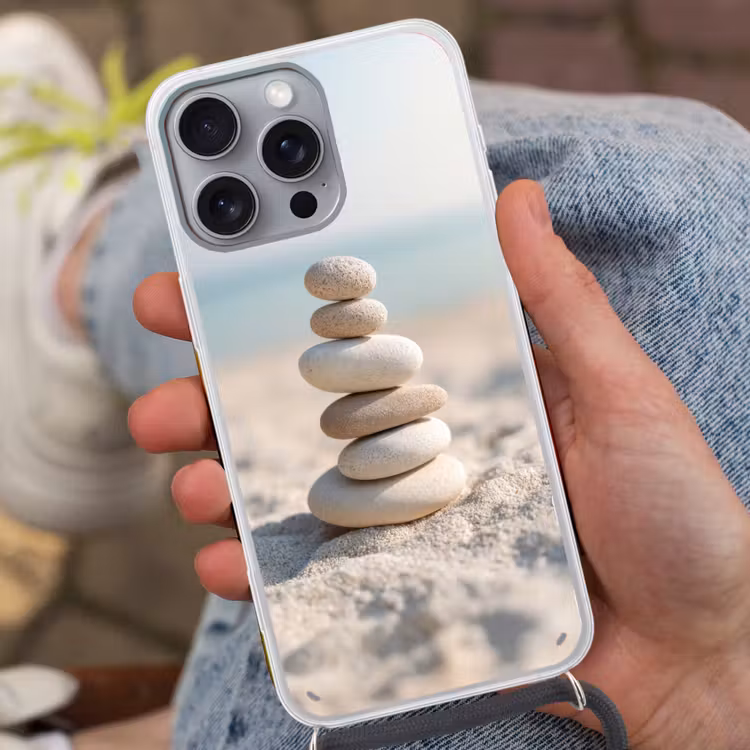 Stenen - Stapel - Zand - Zee Hoesje iPhone 16 Pro Max met koord klein -sfeer3