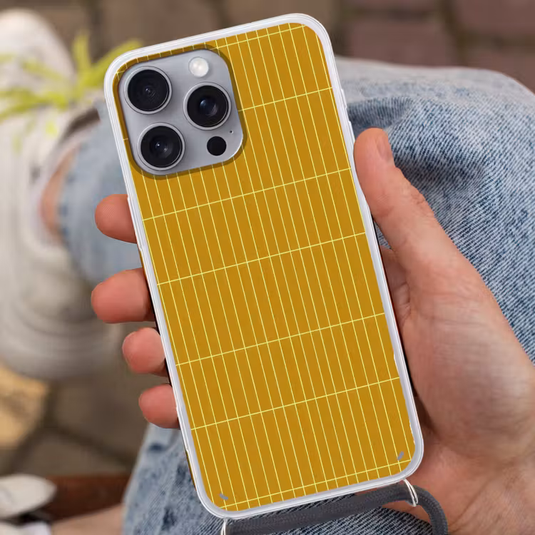 Tegels - Verticaal - Mosterdgeel Hoesje iPhone 16 Pro Max met koord klein 804 -sfeer3
