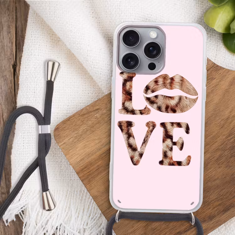 Tekst - Love - Pantervacht - Lichtroze Hoesje iPhone 16 Pro Max met koord klein -sfeer4