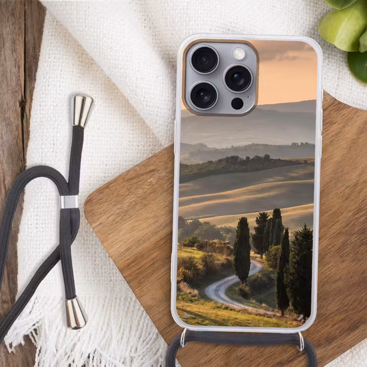 Toscaans - Landschap - Heuvels Hoesje iPhone 16 Pro Max met koord klein -sfeer4