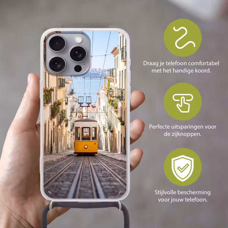 Tram - Straat - Stad - Architectuur - Geel Hoesje iPhone 16 Pro Max met koord klein -sfeer2_NL