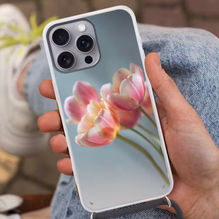 Tulpen - Roze - Stelen Hoesje iPhone 16 Pro Max met koord klein -sfeer3