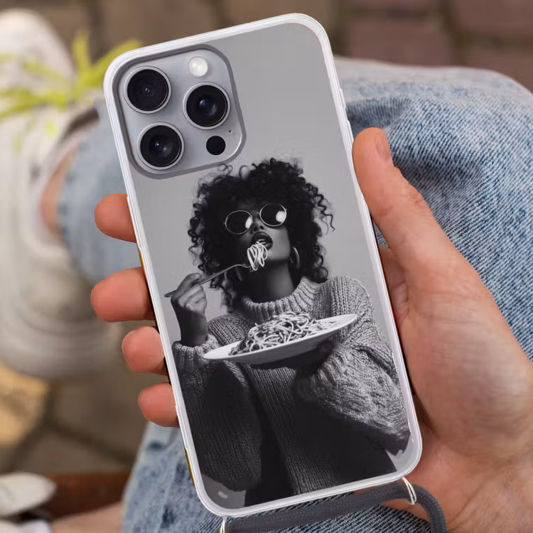 Vrouw - Pasta - Zwart - Wit Hoesje iPhone 16 Pro Max met koord klein -sfeer3