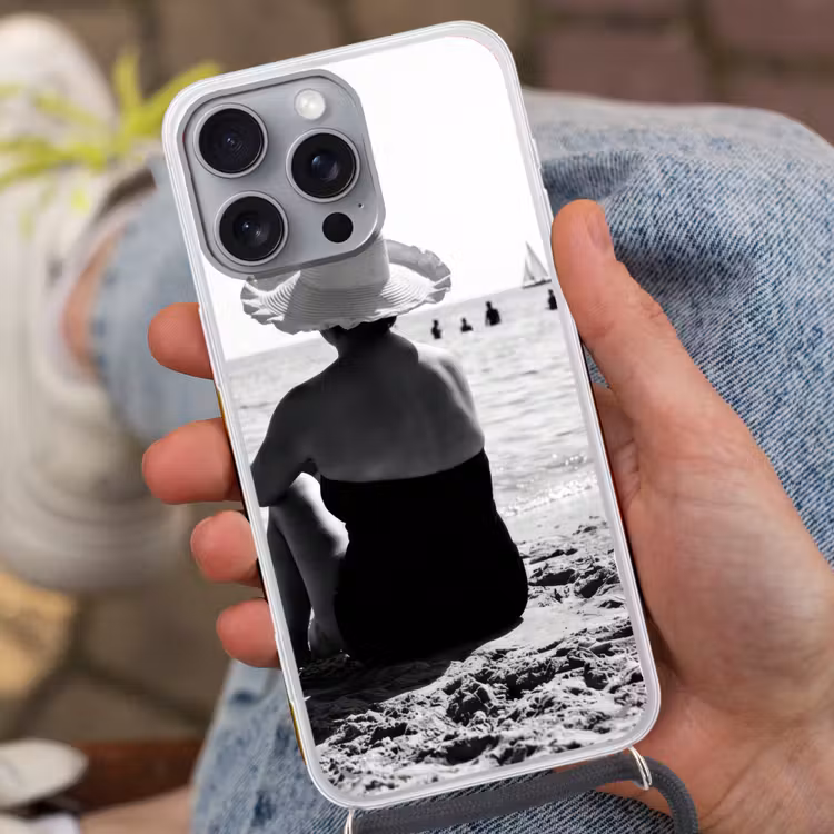 Vrouwen - Zonnehoed - Strand - Zwart - Wit Hoesje iPhone 16 Pro Max met koord klein -sfeer3