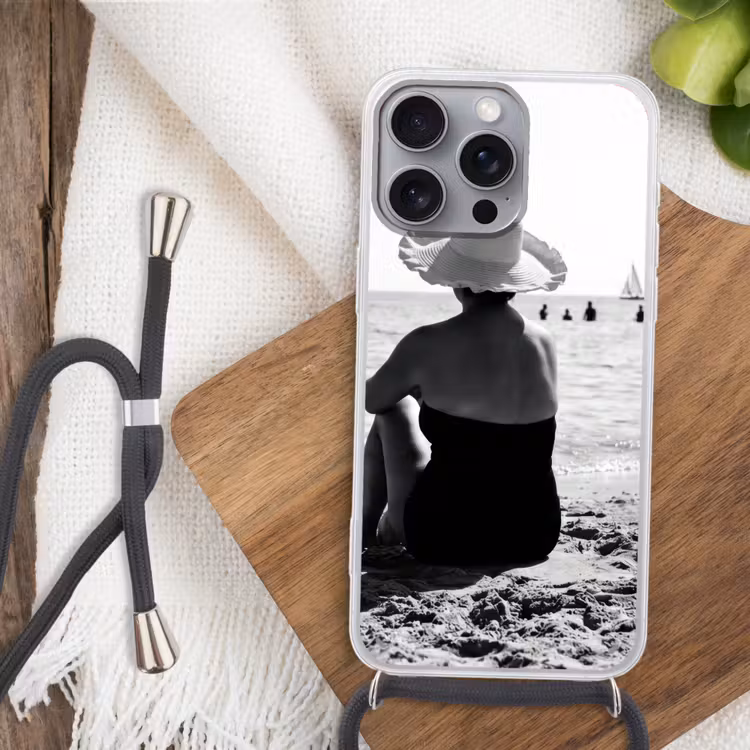 Vrouwen - Zonnehoed - Strand - Zwart - Wit Hoesje iPhone 16 Pro Max met koord klein -sfeer4
