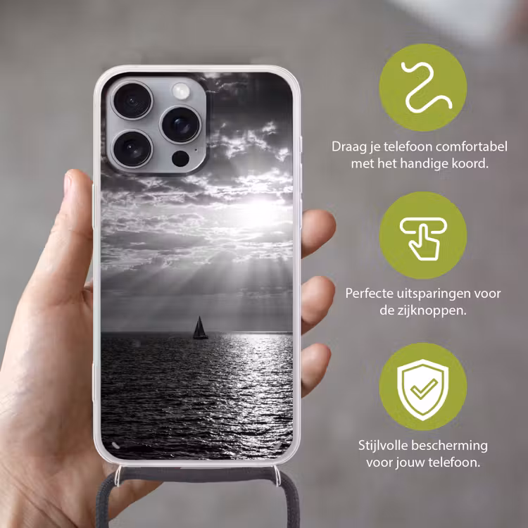 Water - Boot - Lucht - Natuur - Zwart-wit Hoesje iPhone 16 Pro Max met koord klein -sfeer2_NL