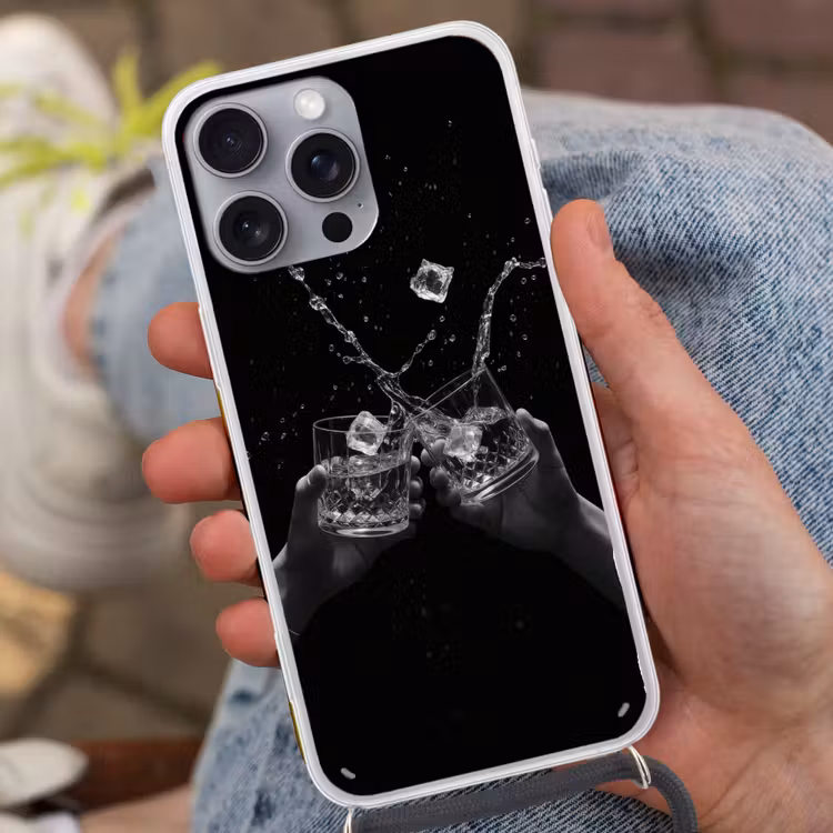 Whickyglazen - Ijs - Spetters - Zwart Hoesje iPhone 16 Pro Max met koord klein -sfeer3