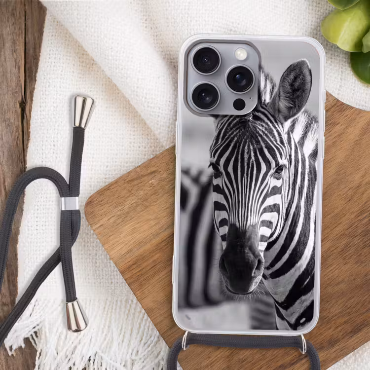 Zebra's - Zwart - Wit Hoesje iPhone 16 Pro Max met koord klein -sfeer4