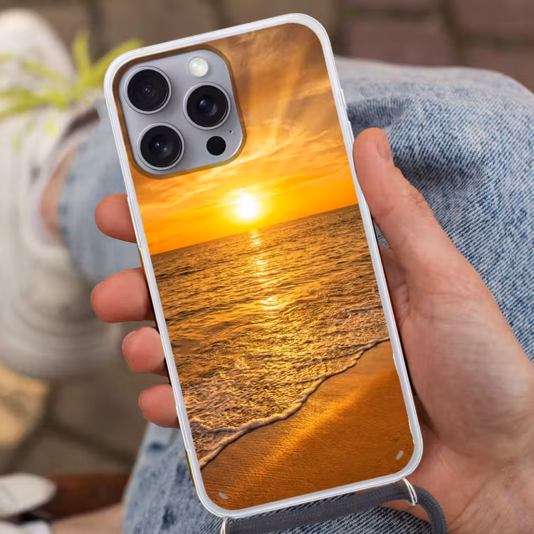 Zee - Zonsondergang - Golven - Kust - Oranje Hoesje iPhone 16 Pro Max met koord klein -sfeer3