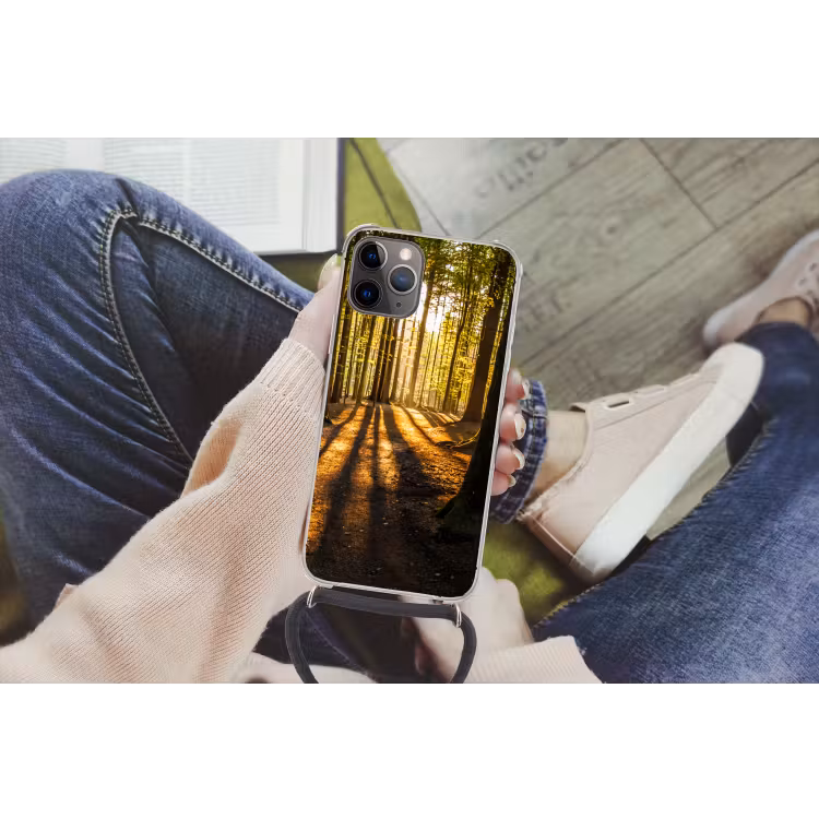 Zon - Bomen - Bos - Landschap Hoesje iPhone 12 Pro met koord klein -hand