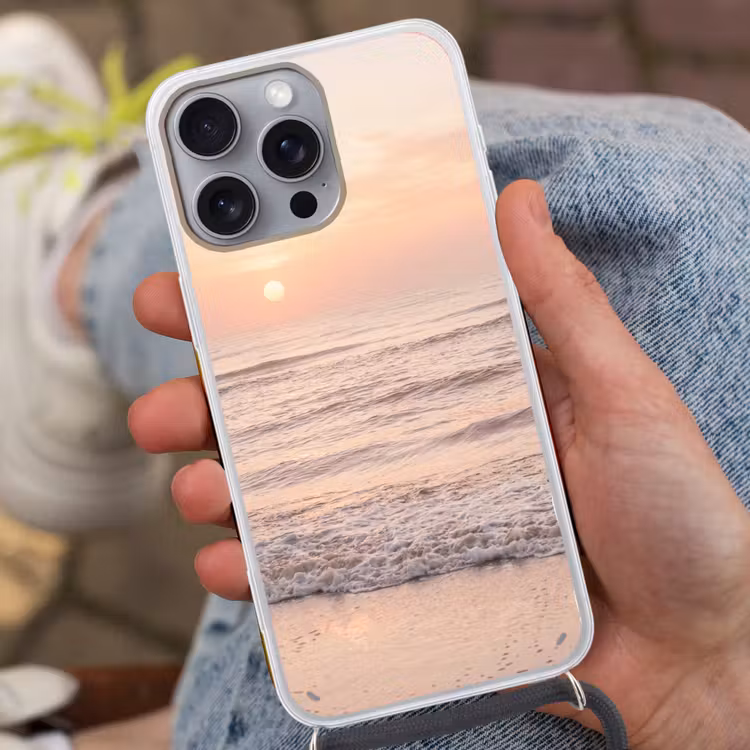 Zon - Strand - Roze Hoesje iPhone 16 Pro Max met koord klein -sfeer3