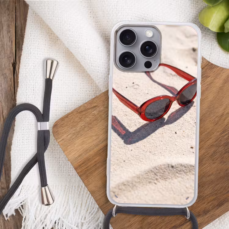Zonnebril - Strand - Vakantie - Rood Hoesje iPhone 16 Pro Max met koord klein -sfeer4
