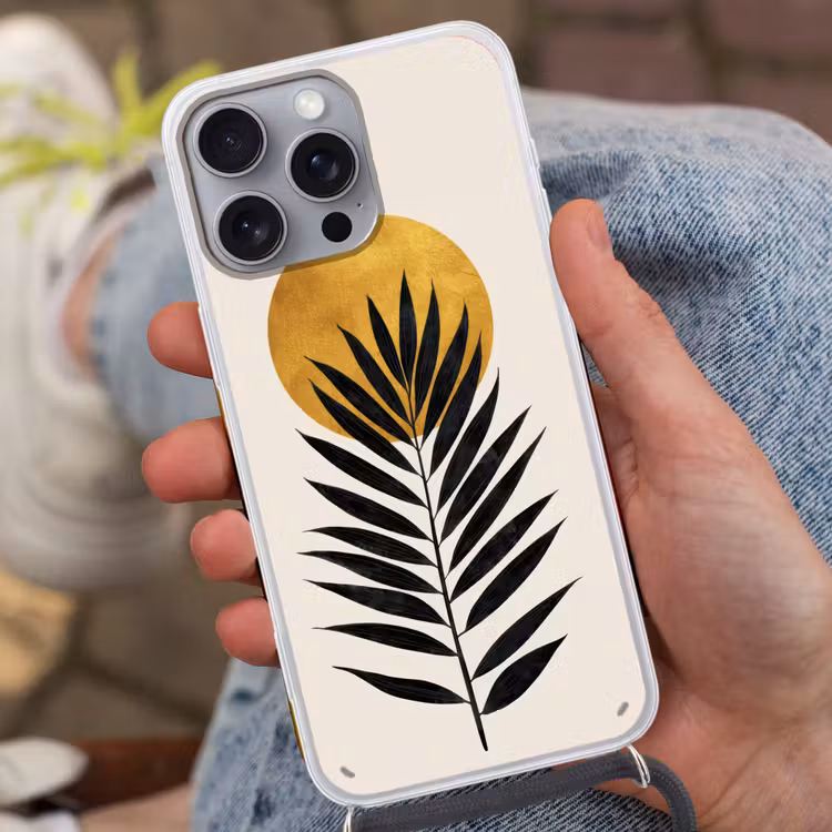 Zwart palmblad - Gouden cirkel - Beige achtergrond Hoesje iPhone 16 Pro Max met koord klein -sfeer3
