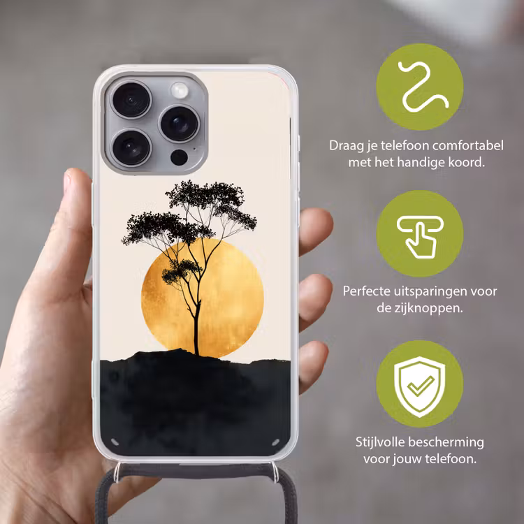 Zwarte boom - Gouden cirkel - Heuvel Hoesje iPhone 16 Pro Max met koord klein -sfeer2_NL