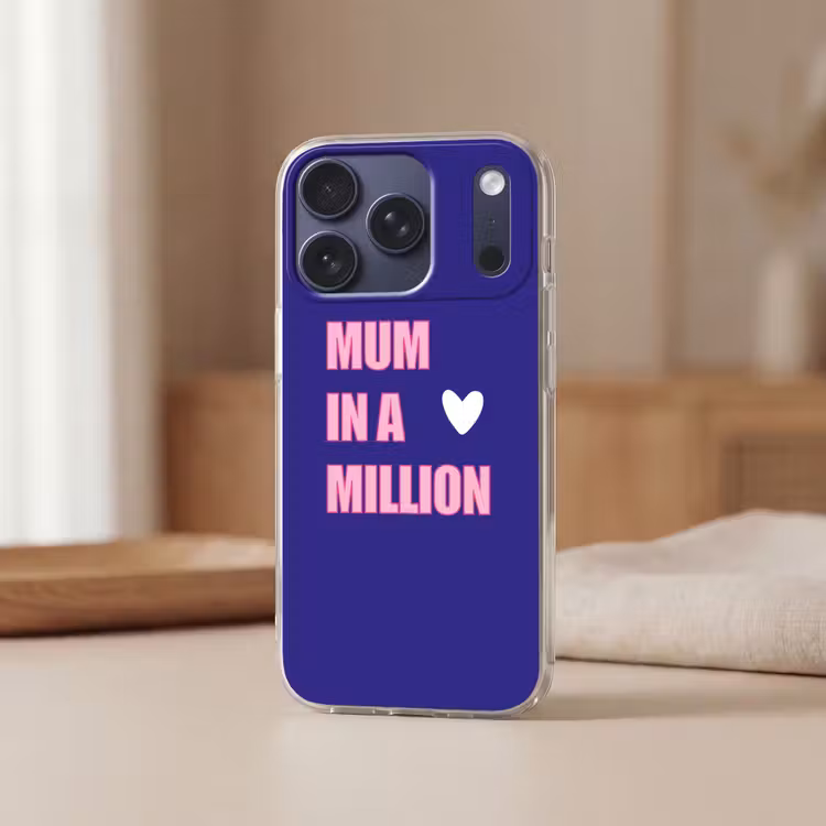 Moeder - Tekst - Blauw - Hartje Telefoonhoesje iPhone 17 Pro klein -sfeer2