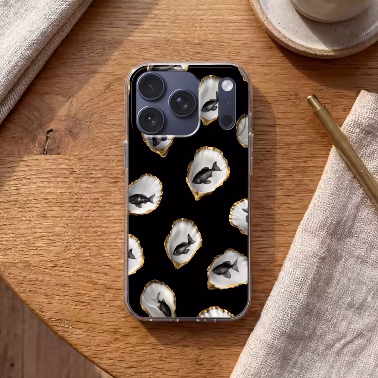 Oesters - Zwart - Vissen - Goud Telefoonhoesje iPhone 17 Pro klein -sfeer1