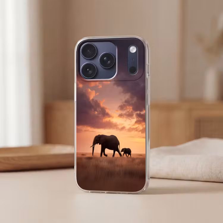 Olifanten - Grasland - Zonsondergang Telefoonhoesje iPhone 17 Pro klein -sfeer2