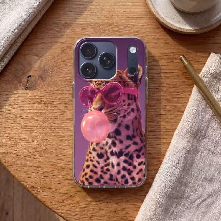 Panter - Zonnebril - Kauwgombel - Roze Telefoonhoesje iPhone 17 Pro klein -sfeer1