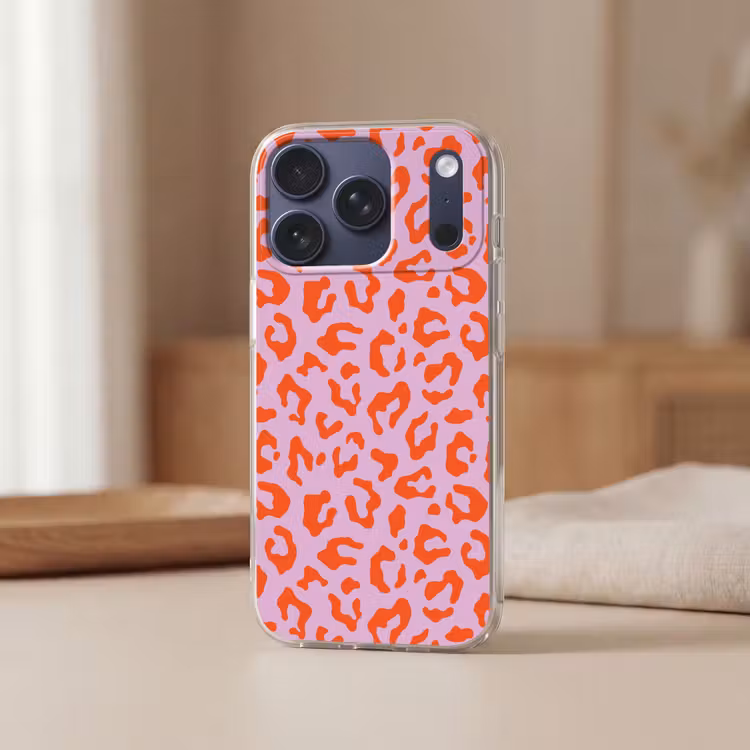 Panterprint - Rood - Paars - Roze - Dierenprint Telefoonhoesje iPhone 17 Pro klein -sfeer2