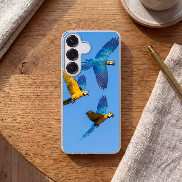 Papagaai - Vliegen - Blauw - Geel Telefoonhoesje Samsung Galaxy S26 klein -sfeer1