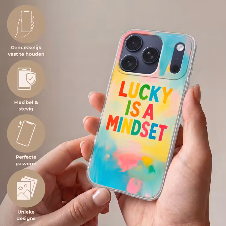Quote - Lucky - Regenboogkleuren Telefoonhoesje iPhone 17 Pro klein -sfeer3_NL