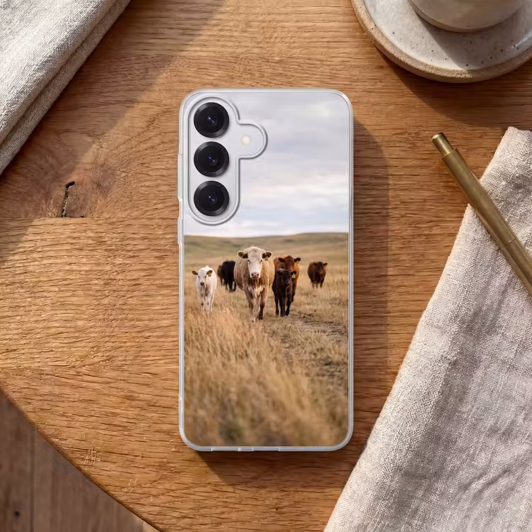 Runderen - Kudde - Landschap - Weide - Rustig Telefoonhoesje Samsung Galaxy S26 klein -sfeer1