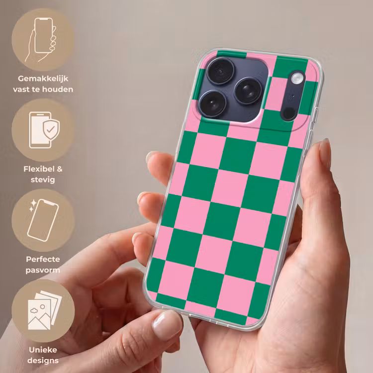 Schaakbord patroon - Groen - Roze - Blokjes Telefoonhoesje iPhone 17 Pro klein -sfeer3_NL