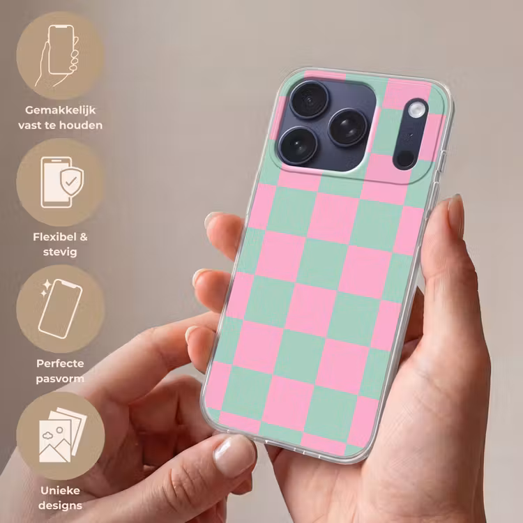 Schaakbord patroon - Groen - Roze - Blokjes Telefoonhoesje iPhone 17 Pro klein -sfeer3_NL