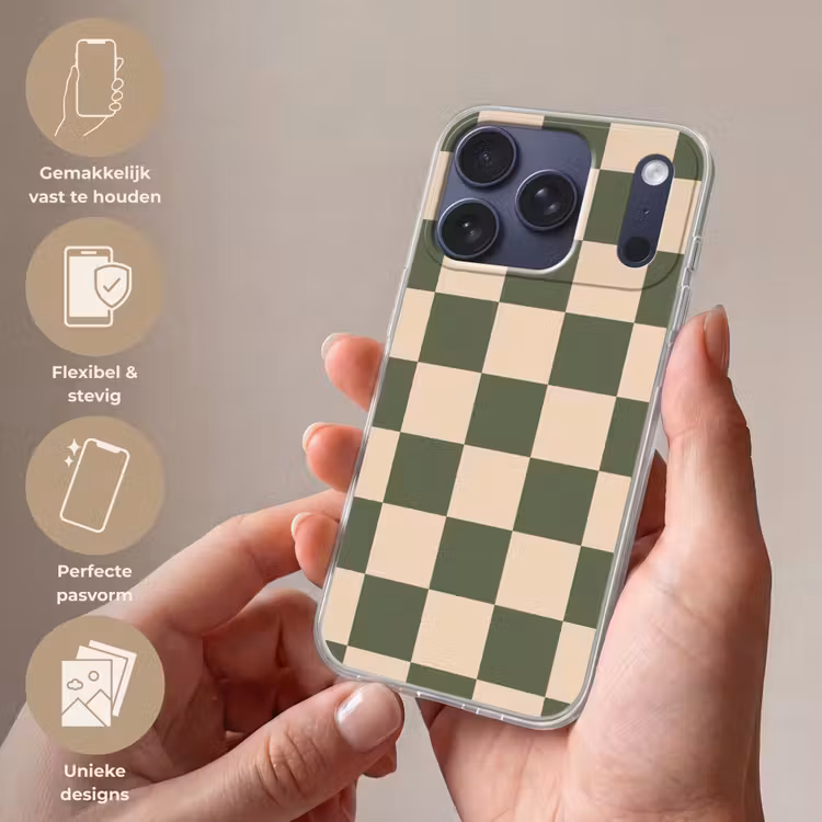 Schaakbord print - Groen - Beige - Blokjes Telefoonhoesje iPhone 17 Pro klein -sfeer3_NL
