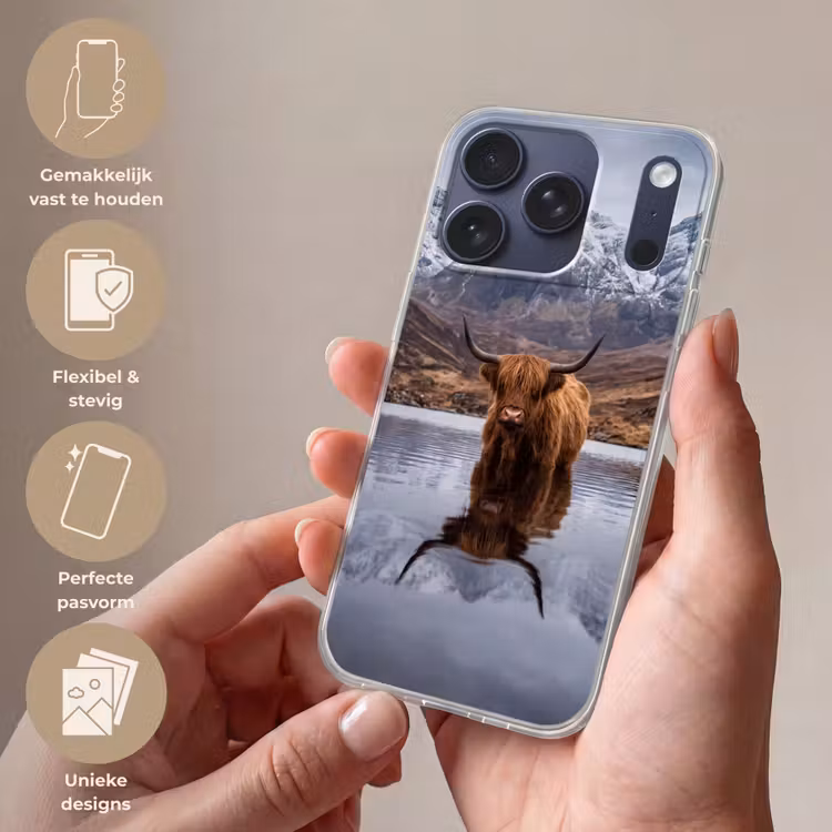 Schotse hooglander - Bruin - Water Telefoonhoesje iPhone 17 Pro klein -sfeer3_NL
