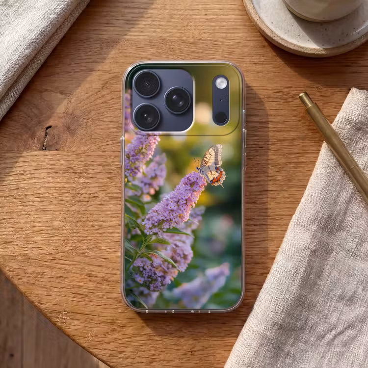 Sierlijke - Vlinder - Paarse - Bloemen Telefoonhoesje iPhone 17 Pro klein -sfeer1