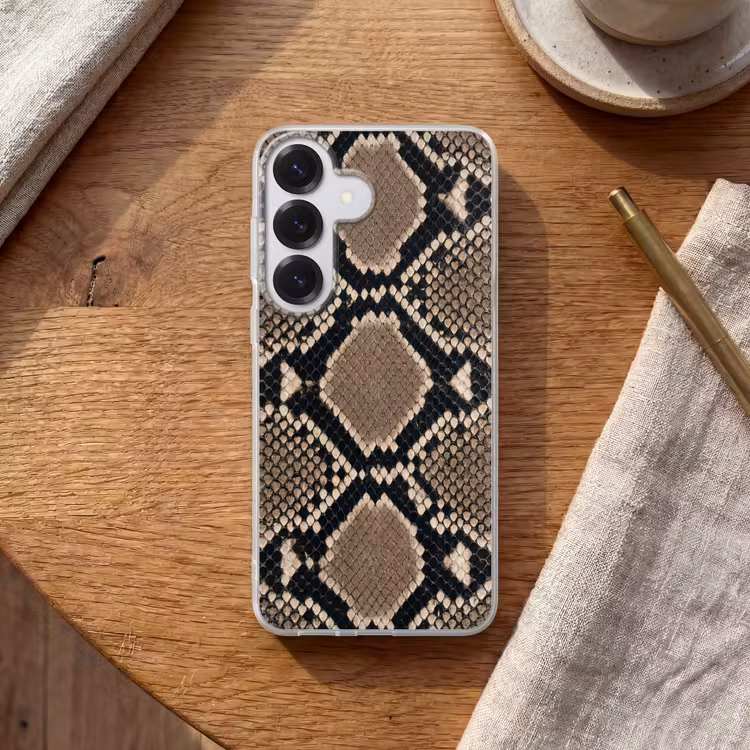 Slangenprint - Python - Bruin Telefoonhoesje Samsung Galaxy S26 klein -sfeer1