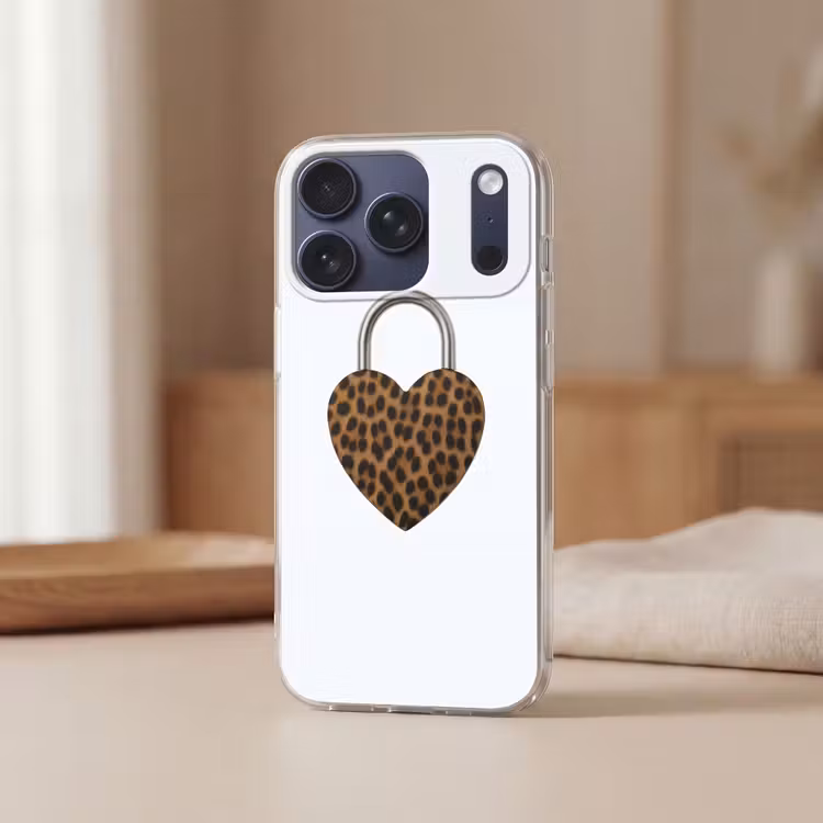 Slot - Hartvormig - Bruin - Panterprint Telefoonhoesje iPhone 17 Pro klein -sfeer2