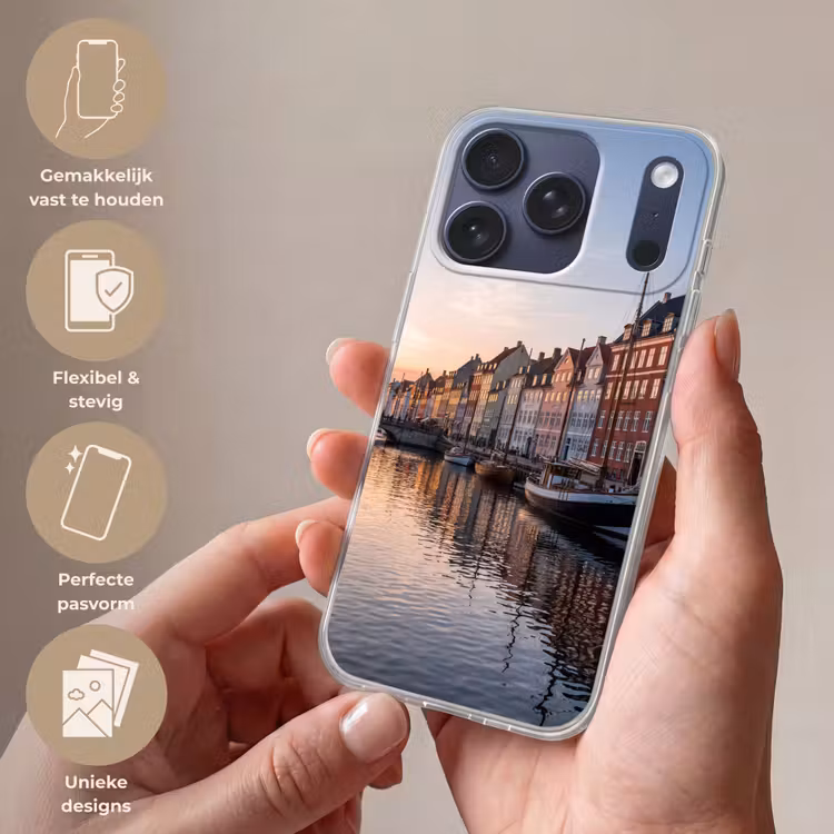Stad - Gracht - Zonsondergang - Klassiek - Kleurrijk Telefoonhoesje iPhone 17 Pro klein -sfeer3_NL