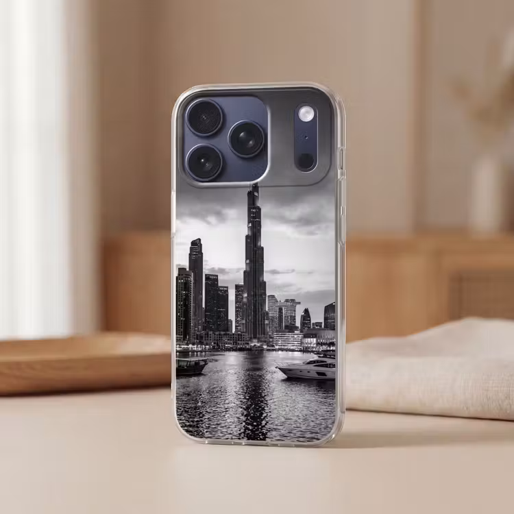 Stad - Skyline - Architectuur - Avond - Zwart-wit Telefoonhoesje iPhone 17 Pro klein -sfeer2