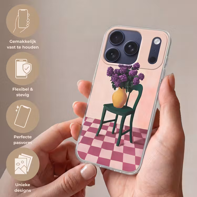 Stoel - Vaas - Bloemen - Geblokt Telefoonhoesje iPhone 17 Pro klein -sfeer3_NL
