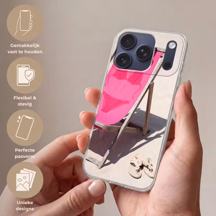 Strand - Ligstoel - Badkleding - Zomer - Roze Telefoonhoesje iPhone 17 Pro klein -sfeer3_NL