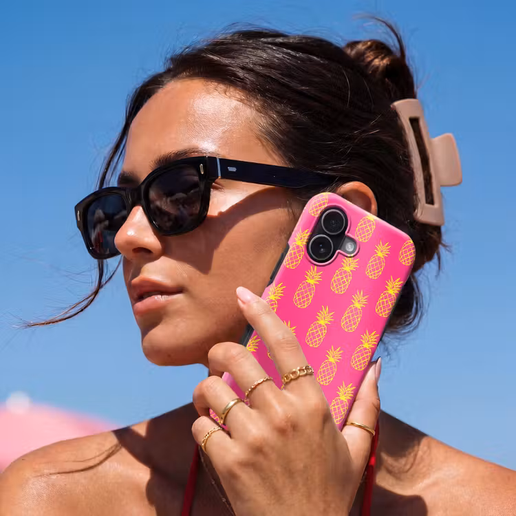 Ananas - Trendy - Roze Toughcase MagSafe Apple iPhone 17 klein 1017 -Sfeer2V