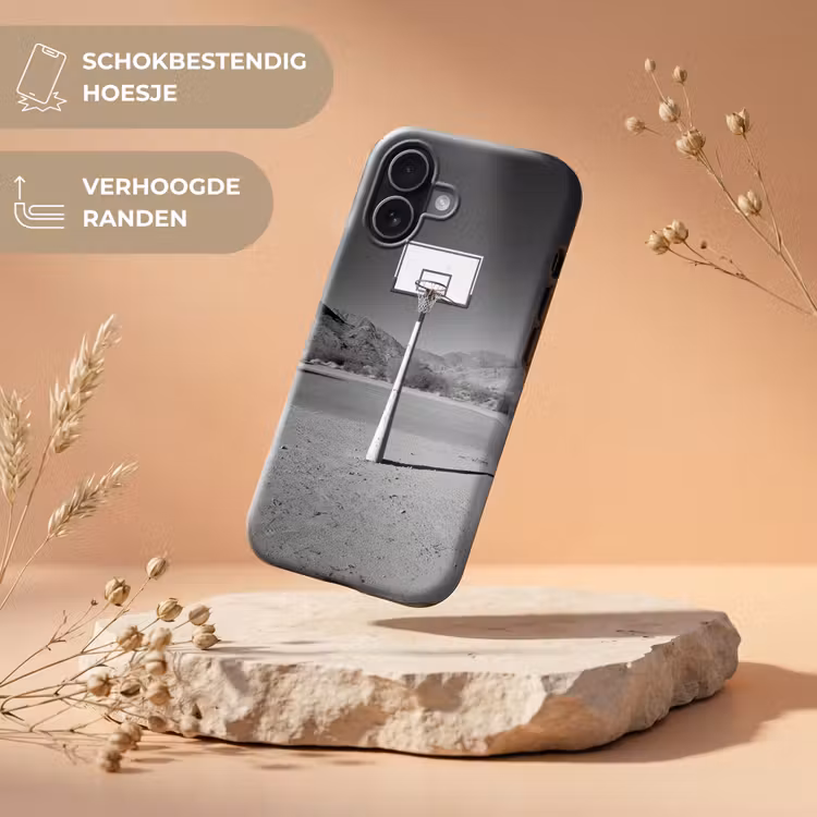 Basketbalpaal - Landschap - Zand - Wit Toughcase MagSafe Apple iPhone 17 klein -USP_RandenV_NL