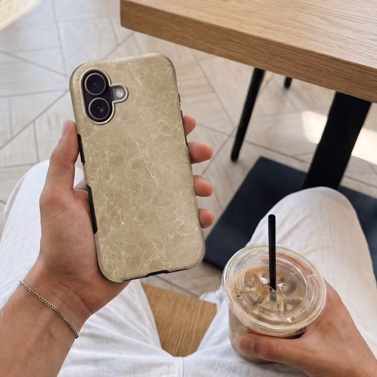 Beige - Marmer - Witte aders Toughcase MagSafe Apple iPhone 17 klein 1017 -Sfeer1M