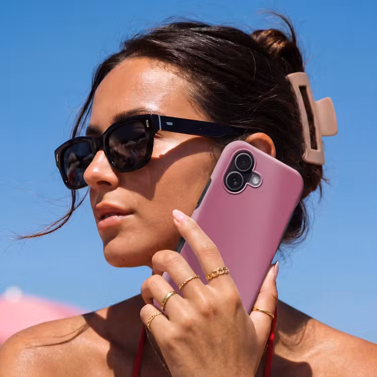 Berry - Roze -Pink Toughcase MagSafe Apple iPhone 17 klein 1017 -Sfeer2V