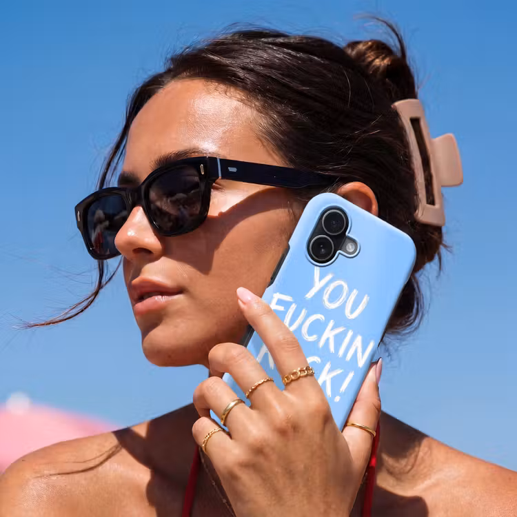 Blauw - Wit - You fuckin rock Toughcase MagSafe Apple iPhone 17 klein -Sfeer2V