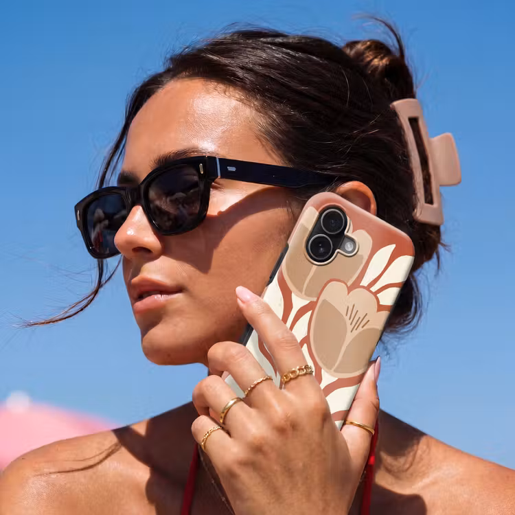 Bloemen - Abstract - Modern - Beige - Natuur Toughcase MagSafe Apple iPhone 17 klein -Sfeer2V