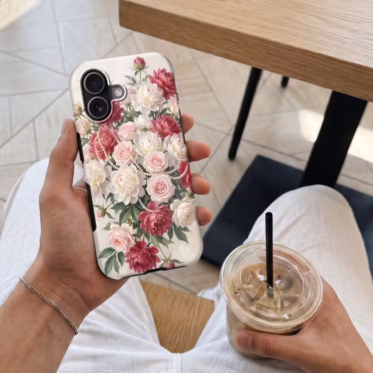 Bloemen - Parels - Romantiek - Klassiek - Roze Toughcase MagSafe Apple iPhone 17 klein -Sfeer1M