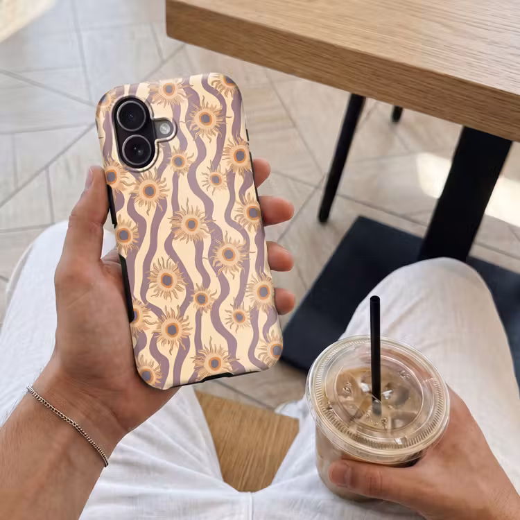 Bohemian - Vibe - Lavendelpaars Toughcase MagSafe Apple iPhone 17 klein 1017 -Sfeer1M