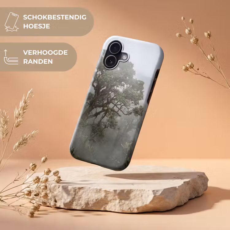Boom - Mistig - Bos - Groen - Natuur Toughcase MagSafe Apple iPhone 17 klein -USP_RandenV_NL