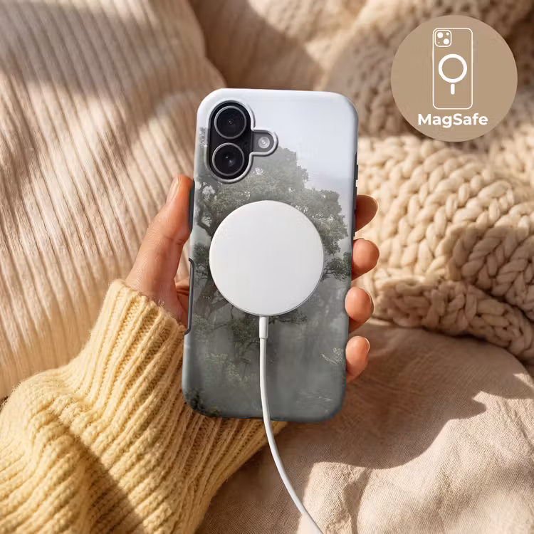 Boom - Mistig - Bos - Groen - Natuur Toughcase MagSafe Apple iPhone 17 klein -USP_MagsafeV